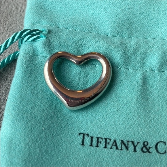 Authentic Tiffany & Co Floating Heart Pendant Medium - Picture 6 of 9